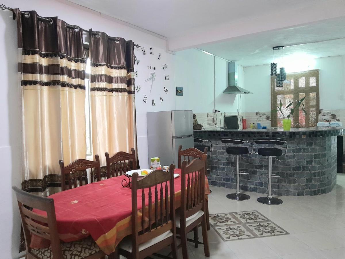 Beautiful Affordable House - 5 Minutes From The Airport And 12 Minutes To Blue Bay Beach Mon Tresor Bagian luar foto