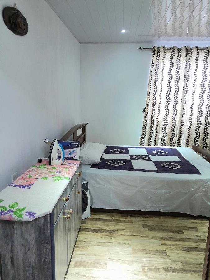Beautiful Affordable House - 5 Minutes From The Airport And 12 Minutes To Blue Bay Beach Mon Tresor Bagian luar foto